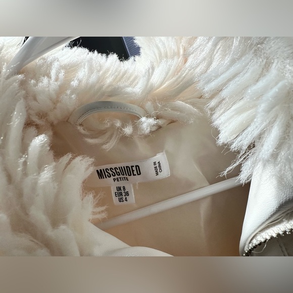 Petite Teddy | Brand Missguided - Picture 3 of 3